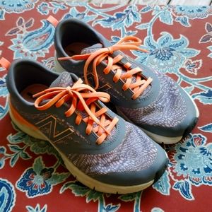 New Balance athletic shoes ultra soft comfort insert size 8 womens